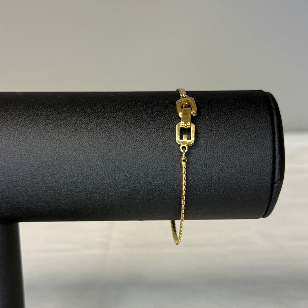 Vintage Givenchy Goldtone Chain Bracelet – 7.5”